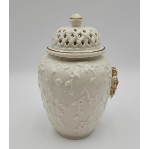 VTG Chinese 3D Flowers Porcelain Ginger Jar Urn Vase Pierced Lid Gold Trim 8" - Picture 5 of 9
